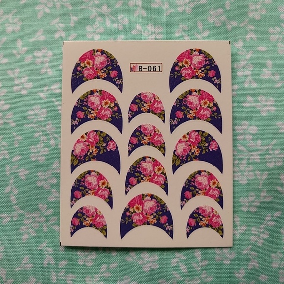 BUNDLE FOR $2✨💅 Nail Decals - Picture 2 of 3